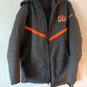 Cincinnati Bengals NFL Black and Orange Performance Jacket Brand New